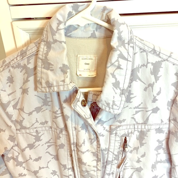 GAP XS baby blue floral designed jacket! Like new! - Picture 5 of 8
